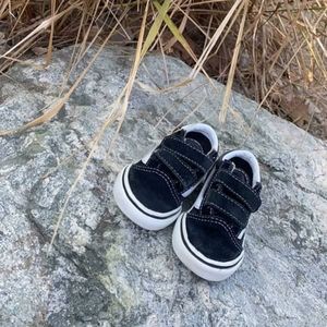Vans kids old stool v core toddler size 4 us used